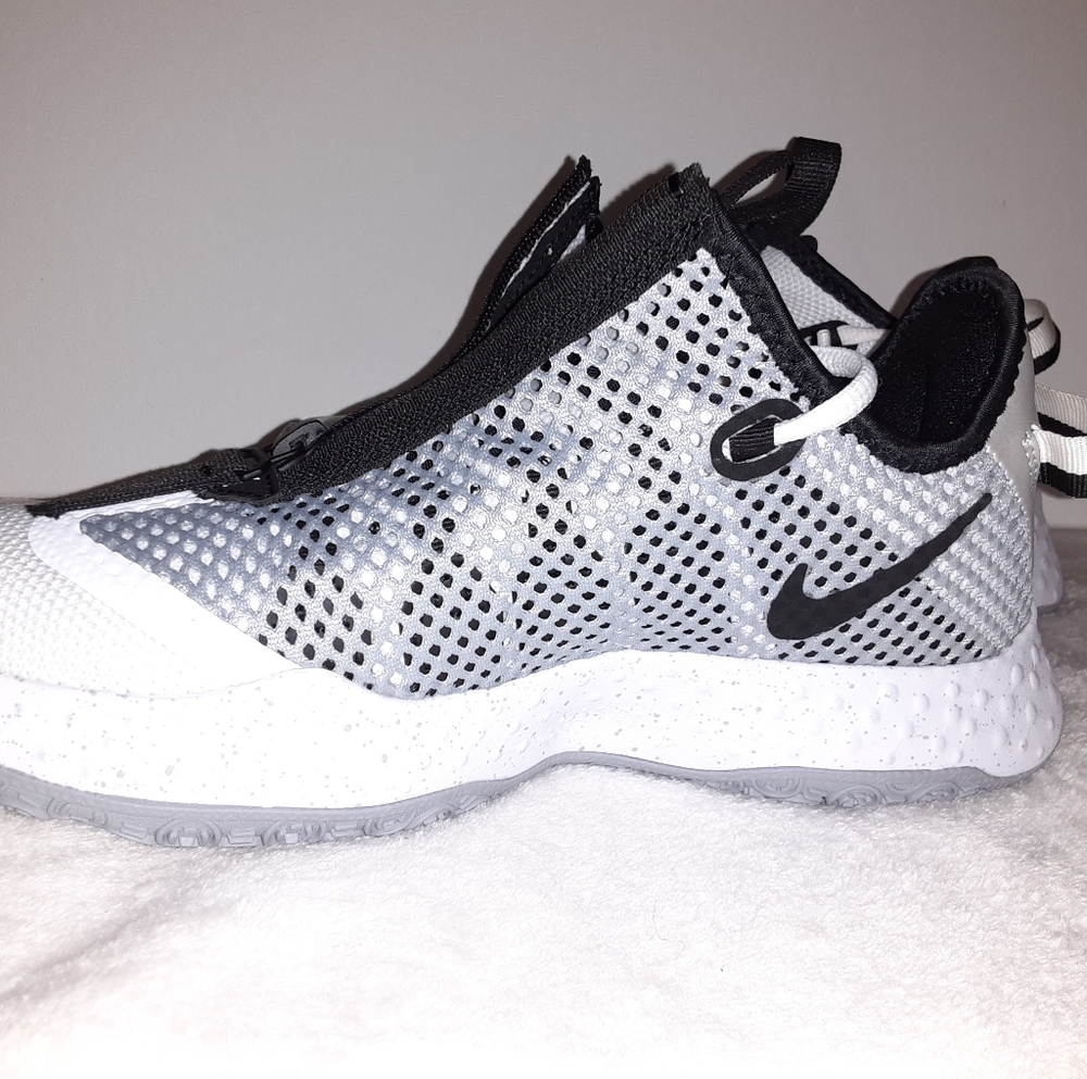 Nike PG 4 Size 6.5 Men's Basketball Sneaker